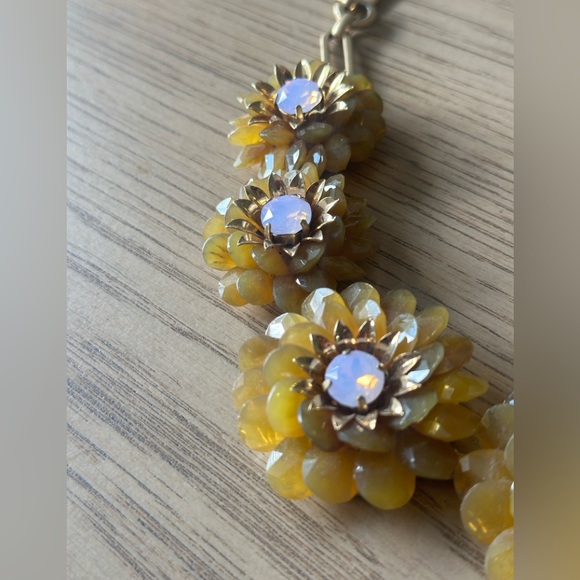 GUC JCREW statement necklace brown/taupe/green floral - Picture 3 of 6